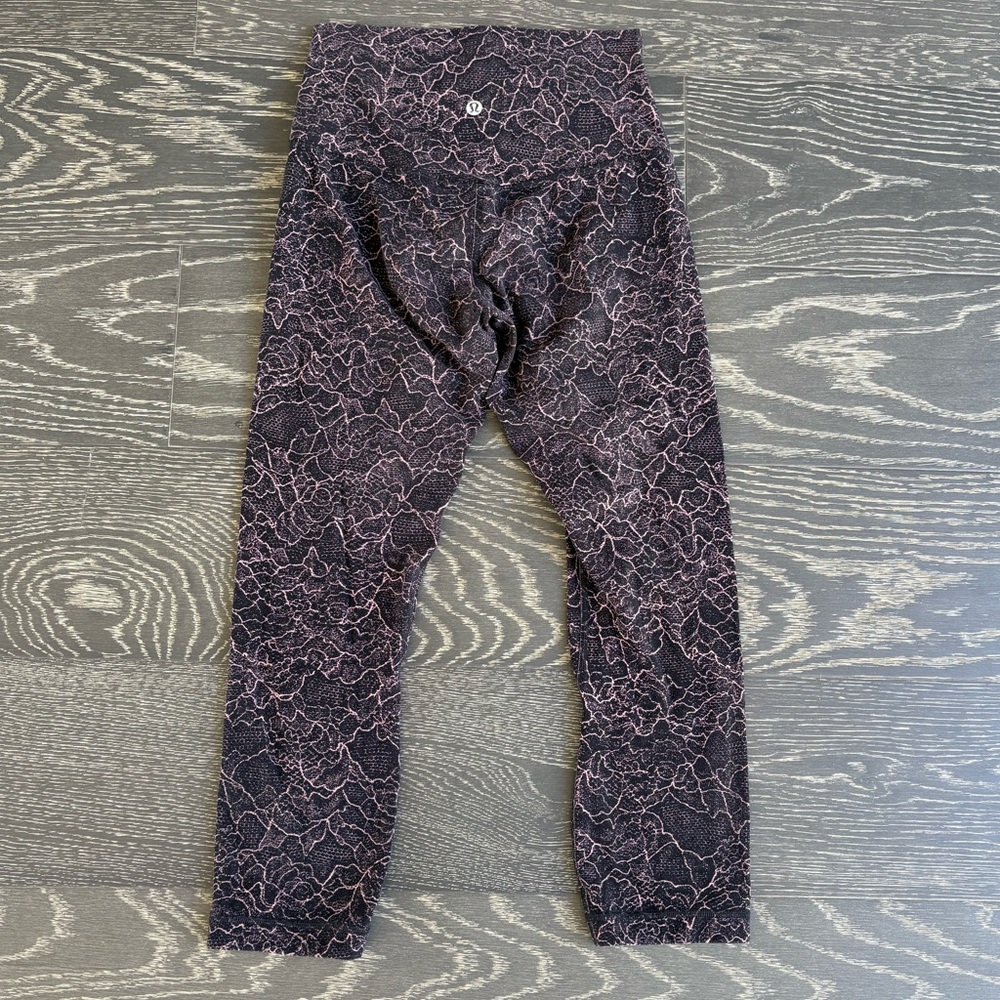 LULULEMON Cropped Leggings